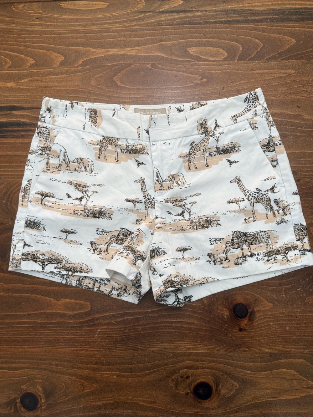 Banana Republic white and tan Size 4 Safari Animal Print Cotton Shorts
